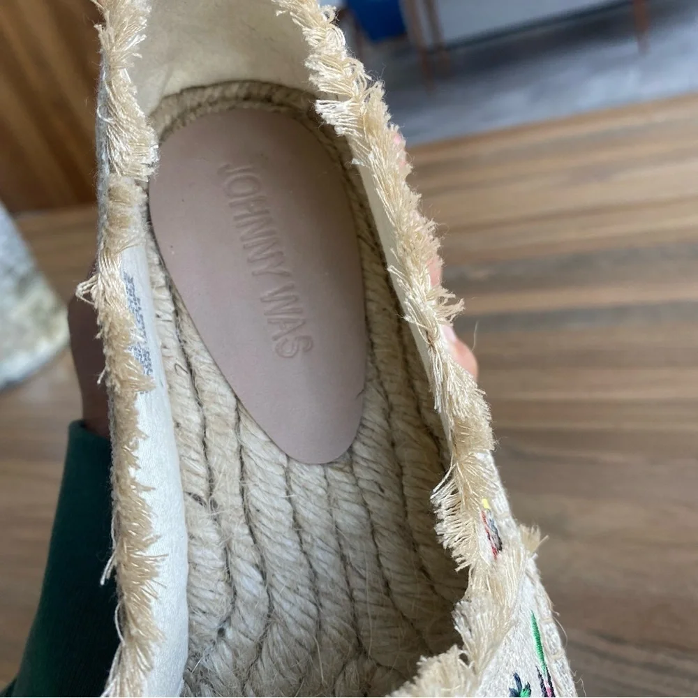 NWOT JOHNNY WAS PARKER ESPADRILLE, Size 8,5
